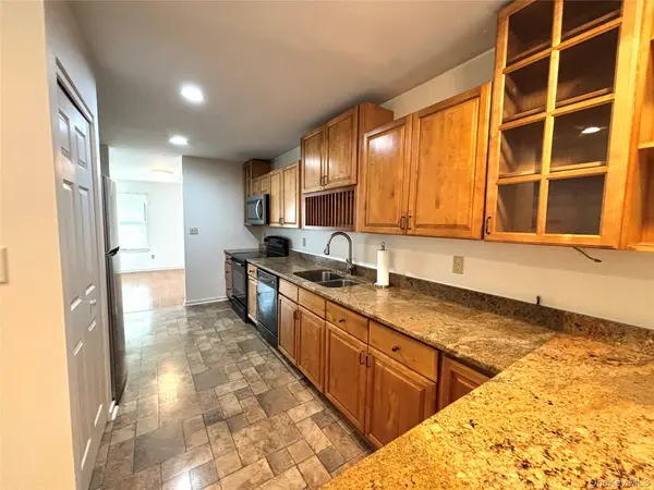 504 Continental DR, Monroe, NY 10950