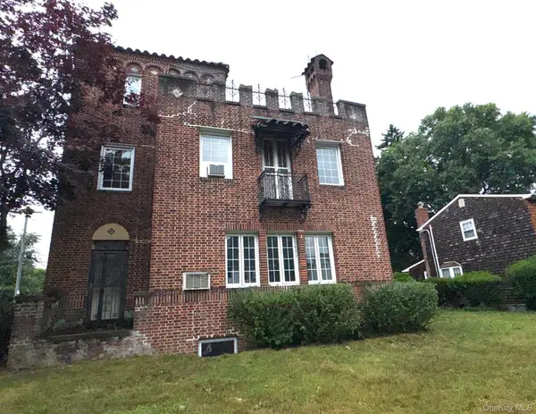 17 Hillside AVE, Great Neck, NY 11021