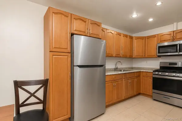 42-02 Layton ST #202, Elmhurst, NY 11373