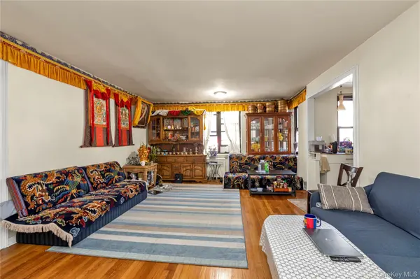 42-02 Layton ST #202, Elmhurst, NY 11373