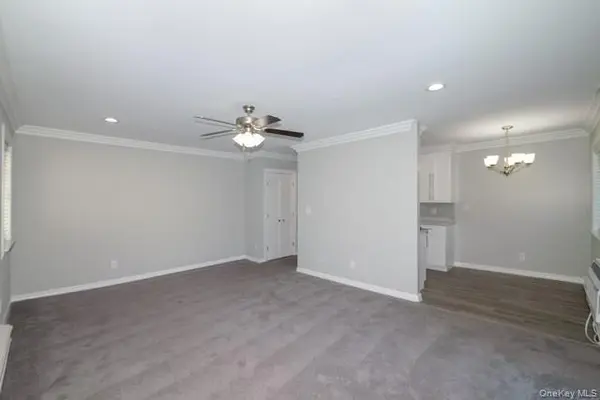5 Williams BLVD #5-2J, Lake Grove, NY 11755