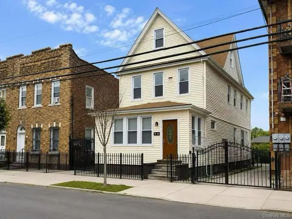 52-12 103 ST, Corona, NY 11368