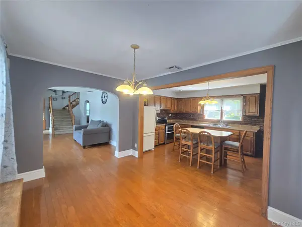 67 Myrtle AVE, New Windsor, NY 12553