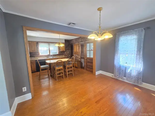 67 Myrtle AVE, New Windsor, NY 12553