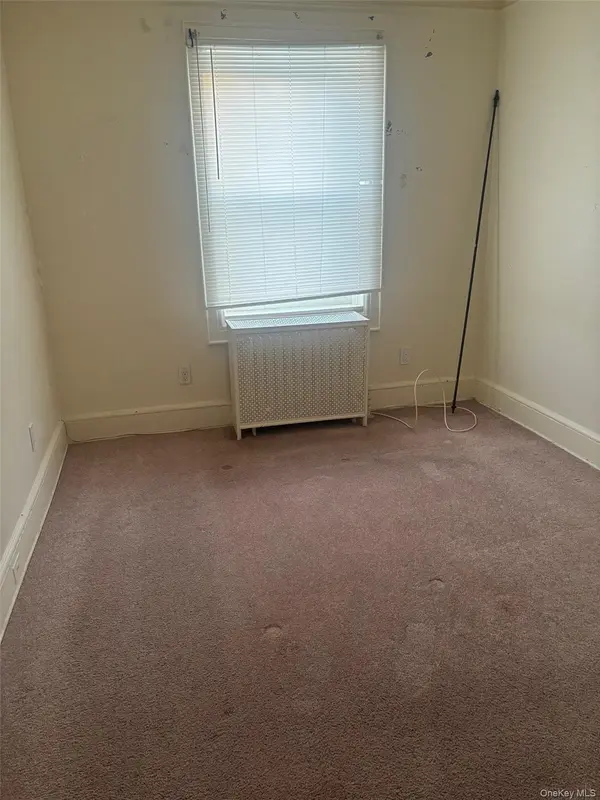 150 Plandome #2, Manhasset, NY 11030
