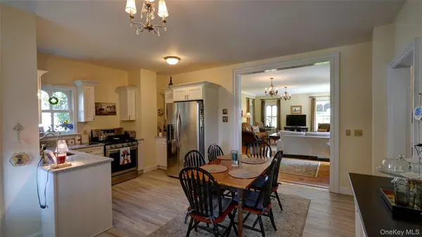 28 Simmons ST, Millerton, NY 12546