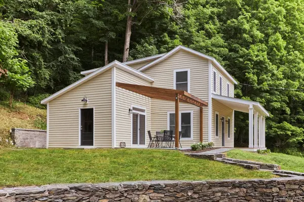 621 Milan Hollow RD, Rhinebeck, NY 12572