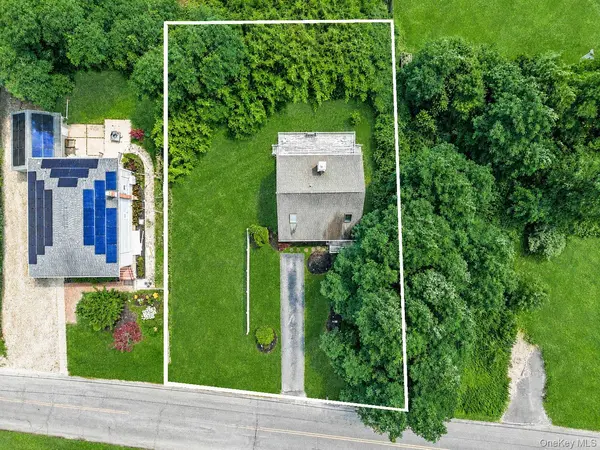 16 Wavecrest DR, Mastic Beach, NY 11951
