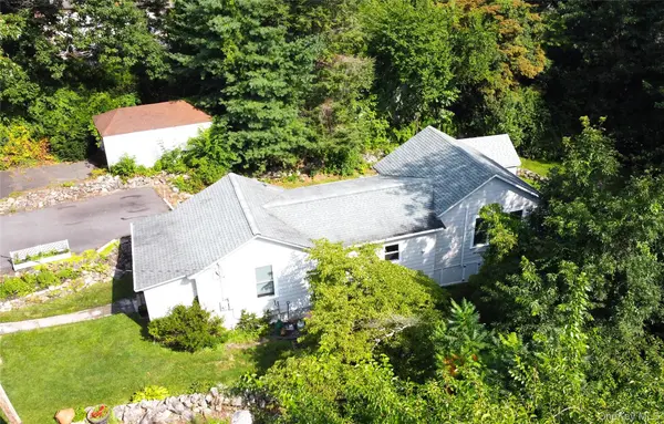 21 Garrison RD, Highland Falls, NY 10928