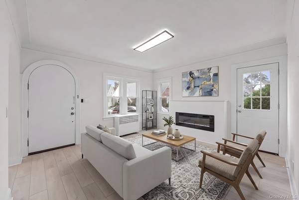 2 Fordham PL, Hempstead, NY 11550