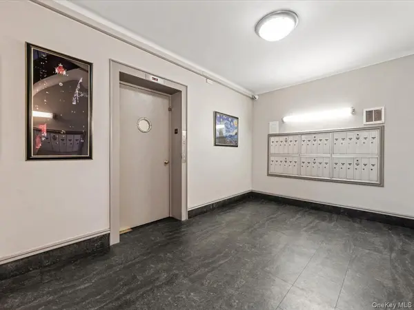 67-12 Yellowstone BLVD #f6, Forest Hills, NY 11375