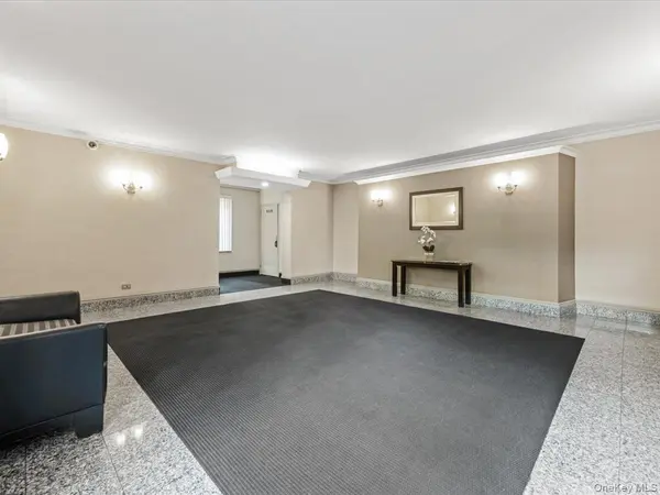 67-12 Yellowstone BLVD #f6, Forest Hills, NY 11375