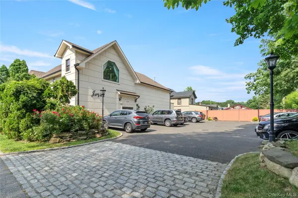 6270 Northern BLVD #2, East Norwich, NY 11732