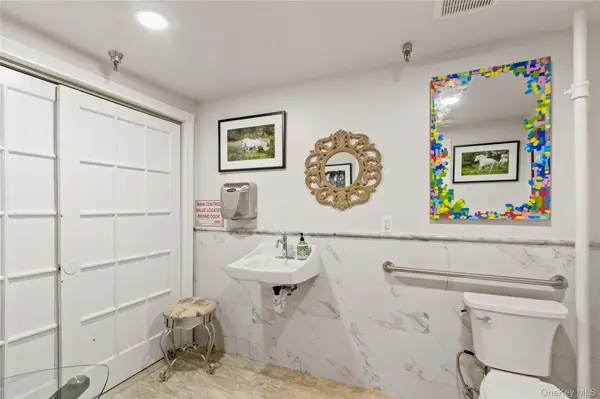 6270 Northern BLVD #2, East Norwich, NY 11732