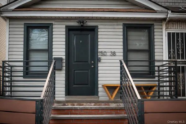 15038 Grand Central Pkwy, Jamaica, NY 11432