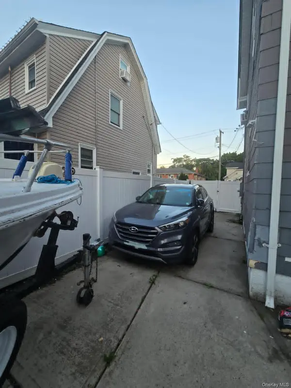 25 Webb AVE, Hempstead, NY 11550