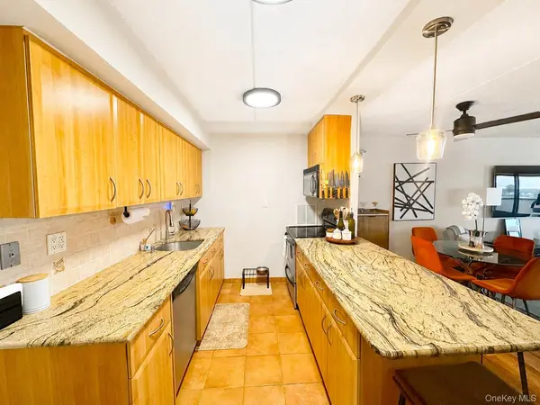 725 Miller AVE #220, Freeport, NY 11520