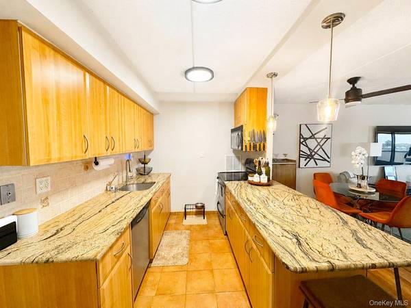 725 Miller AVE #220, Freeport, NY 11520
