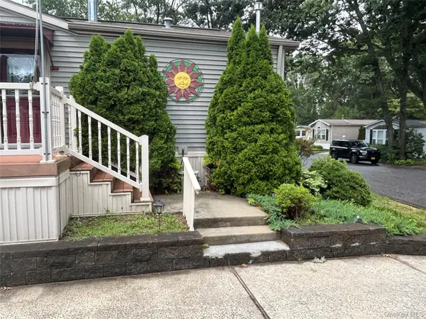 1661 Old Country RD #84, Riverhead, NY 11901