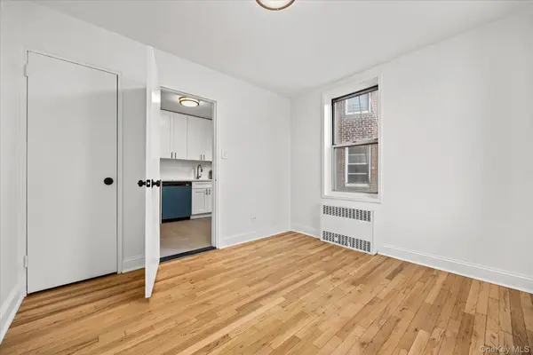 67-30 Clyde ST #3B, Forest Hills, NY 11375