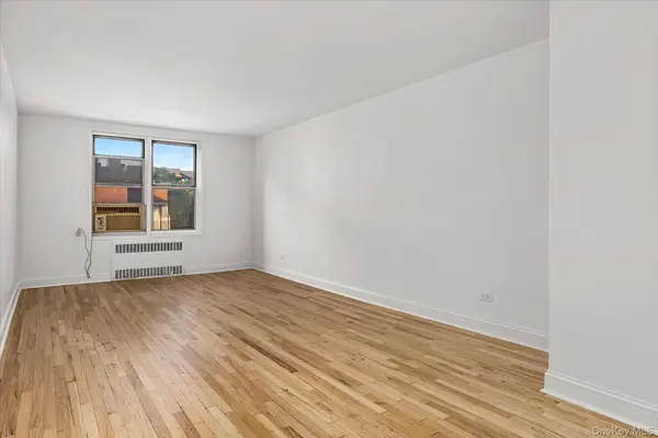 67-30 Clyde ST #3B, Forest Hills, NY 11375
