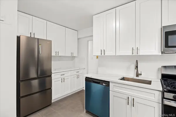 67-30 Clyde ST #3B, Forest Hills, NY 11375