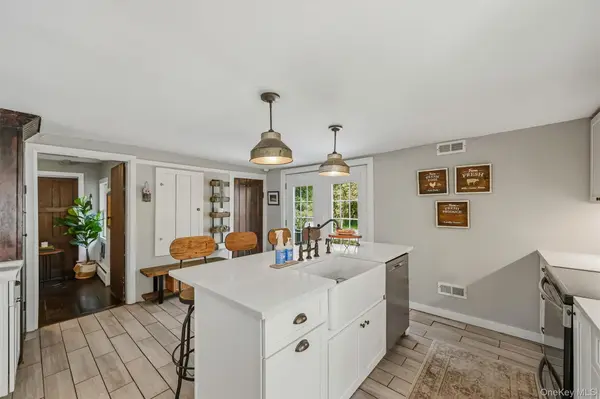 51 Mountainside RD, Warwick, NY 10990