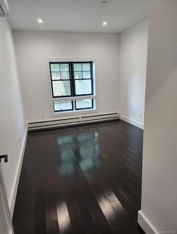 1440 31st AVE #1R, Astoria, NY 11106