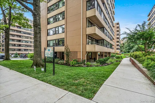 162-10 Powells Cove BLVD #7D, Beechhurst, NY 11357