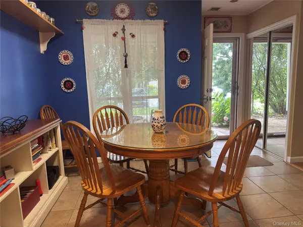 31 Anchor ST #U, Freeport, NY 11520