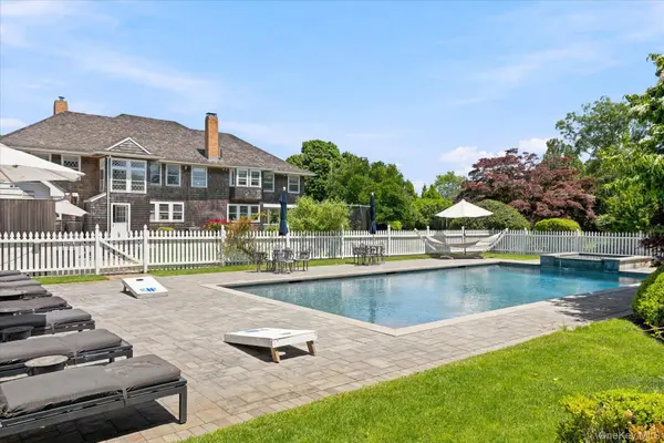 41 Seafield LN, Westhampton Beach, NY 11978