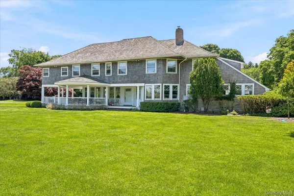 41 Seafield LN, Westhampton Beach, NY 11978