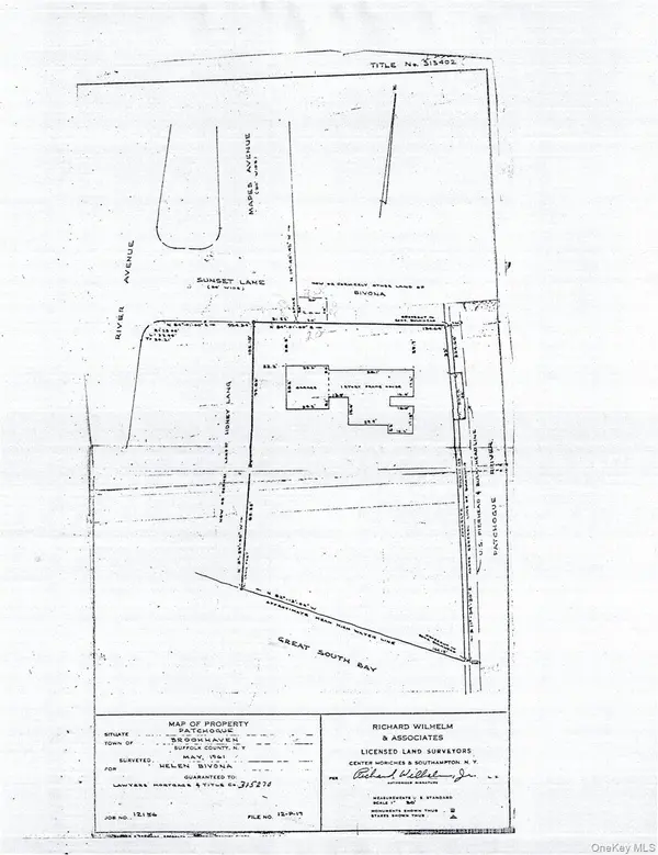 84 Sunset LN, Patchogue, NY 11772