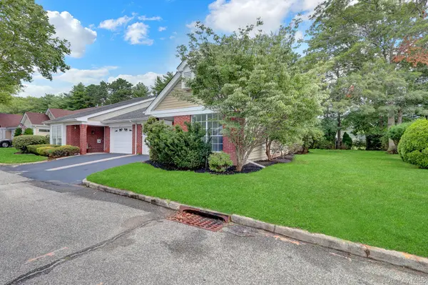 29 Glen DR, Ridge, NY 11961