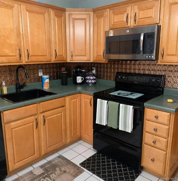 310 Cornwall Meadows LN, Patterson, NY 12563