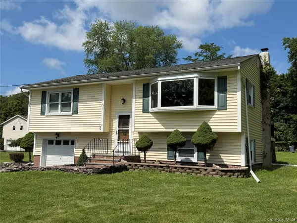 17 Hunter ST, Highland Mills, NY 10930