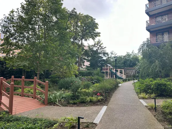 8710 51st AVE #3H, Elmhurst, NY 11373
