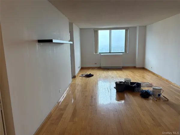 1 Bay Club DR #18L, Bayside, NY 11360