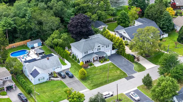 121 Bayway AVE, Bay Shore, NY 11706