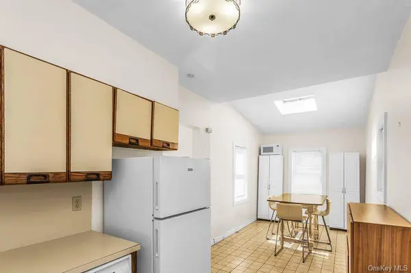 548 E Broadway, Long Beach, NY 11561
