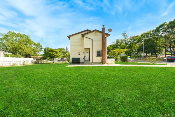 9 Van Cedar ST, Brentwood, NY 11717