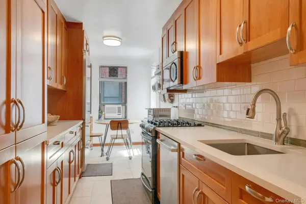445 W 240th ST #6A, Bronx, NY 10463