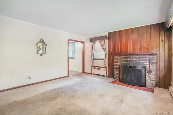 12 Raymond ST, Montrose, NY 10548