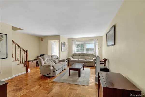 3015 Waterbury AVE, Bronx, NY 10461