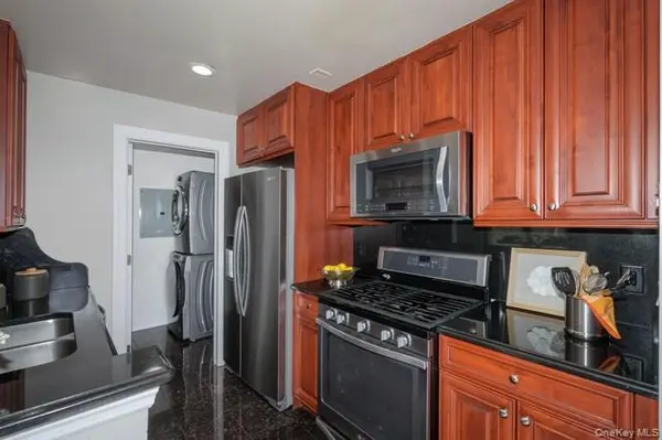 606 Vista View DR #606, Farmingville, NY 11738