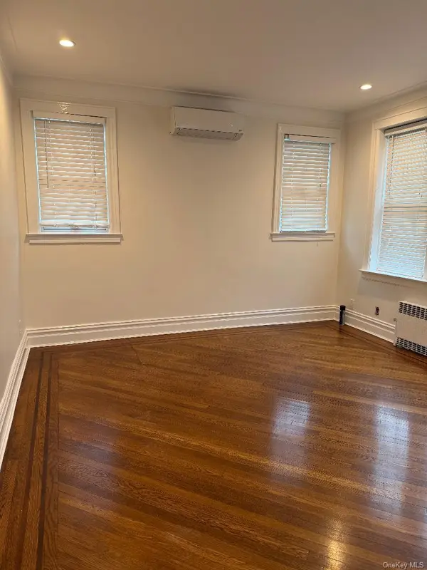 3536 164th ST, Flushing, NY 11358