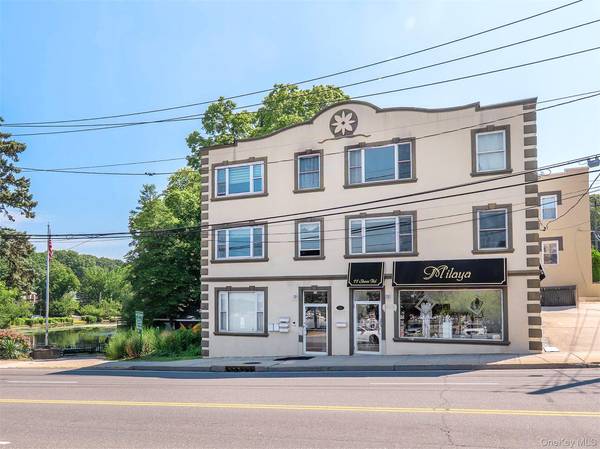 11 Shore RD #1, Port Washington, NY 11050