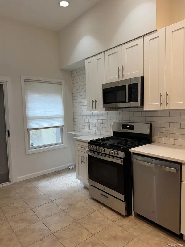 11 Shore RD #1, Port Washington, NY 11050