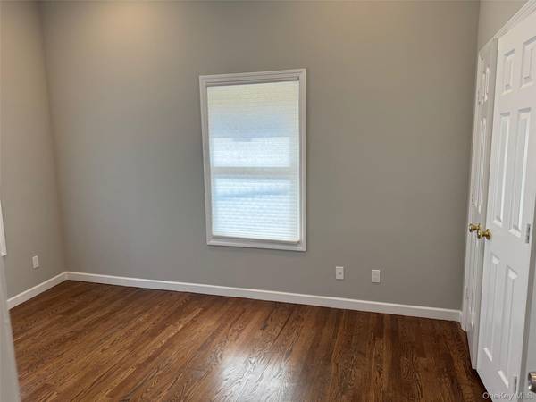 11 Shore RD #1, Port Washington, NY 11050