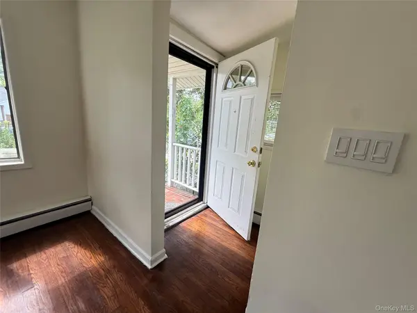 175 S Brookside AVE, Freeport, NY 11520